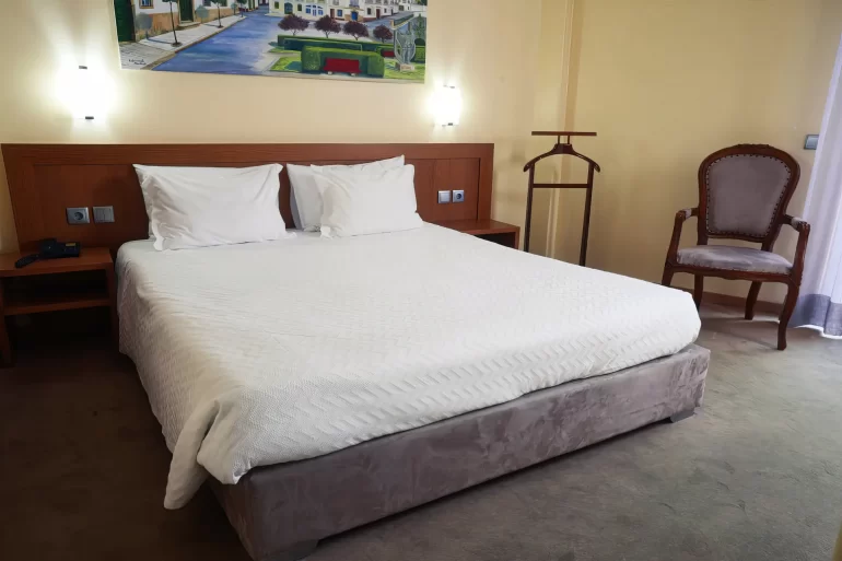 Quarto Duplo com Varanda - Hotel São Francisco - Leiria