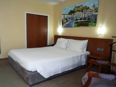 Quarto Duplo com Varanda - Hotel São Francisco - Leiria