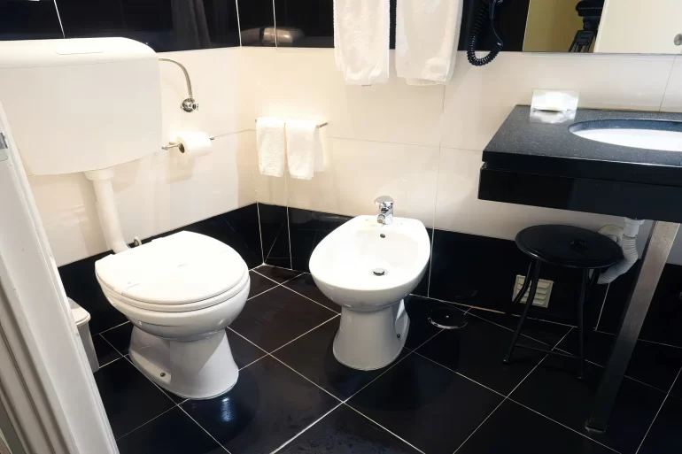 WC Casa de Banho - Quarto Duplo com Varanda - Hotel São Francisco - Leiria