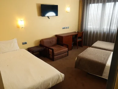 Quarto Triplo - Hotel São Francisco - Leiria