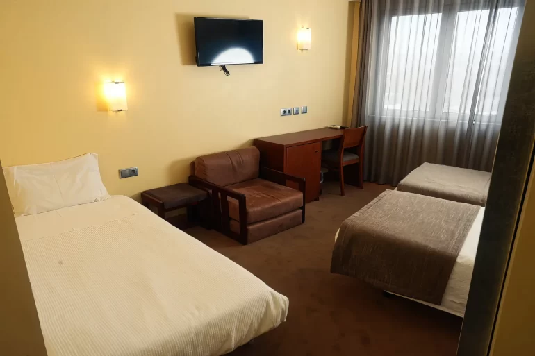 Quarto Triplo - Hotel São Francisco - Leiria